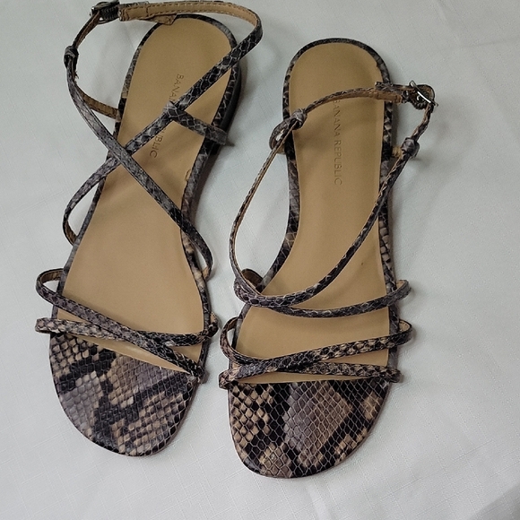 Banana Republic Snakeskin Print  Sandals Elegant Summer Style Size7.5 - Picture 1 of 7